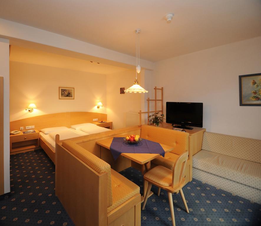 Hotel Gasthof Waldschenke Marlengo Ruang foto